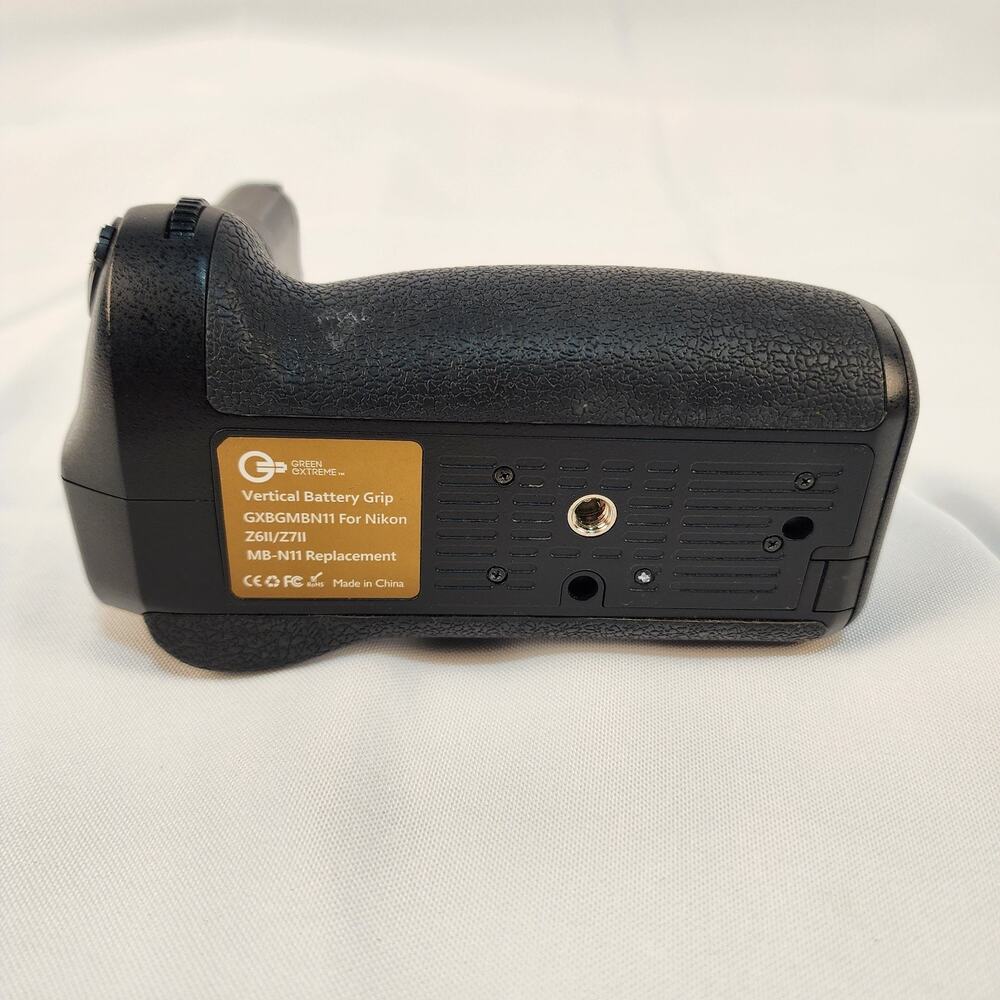 Green Extreme GXBGMBN11 Vertical Battery Grip for Nikon Z6II Z7II MB-N11
